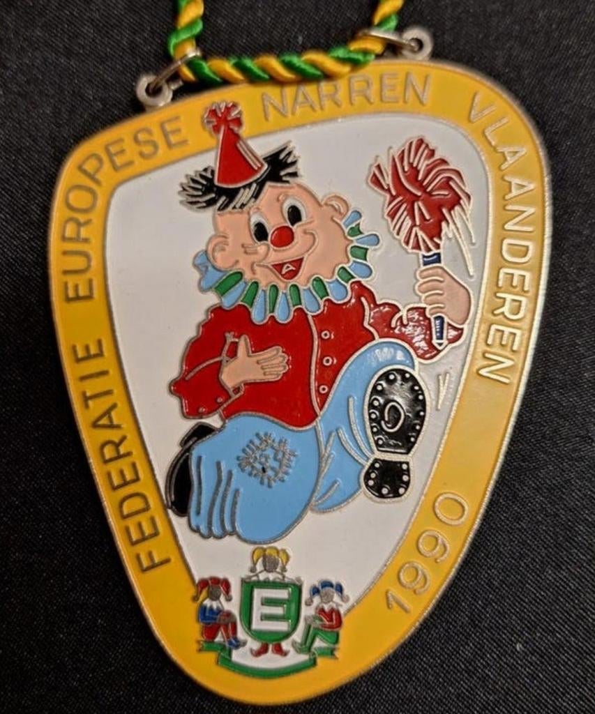 Fen vlaanderen 1990, Verzamelen, Speldjes, Pins en Buttons, Ophalen of Verzenden