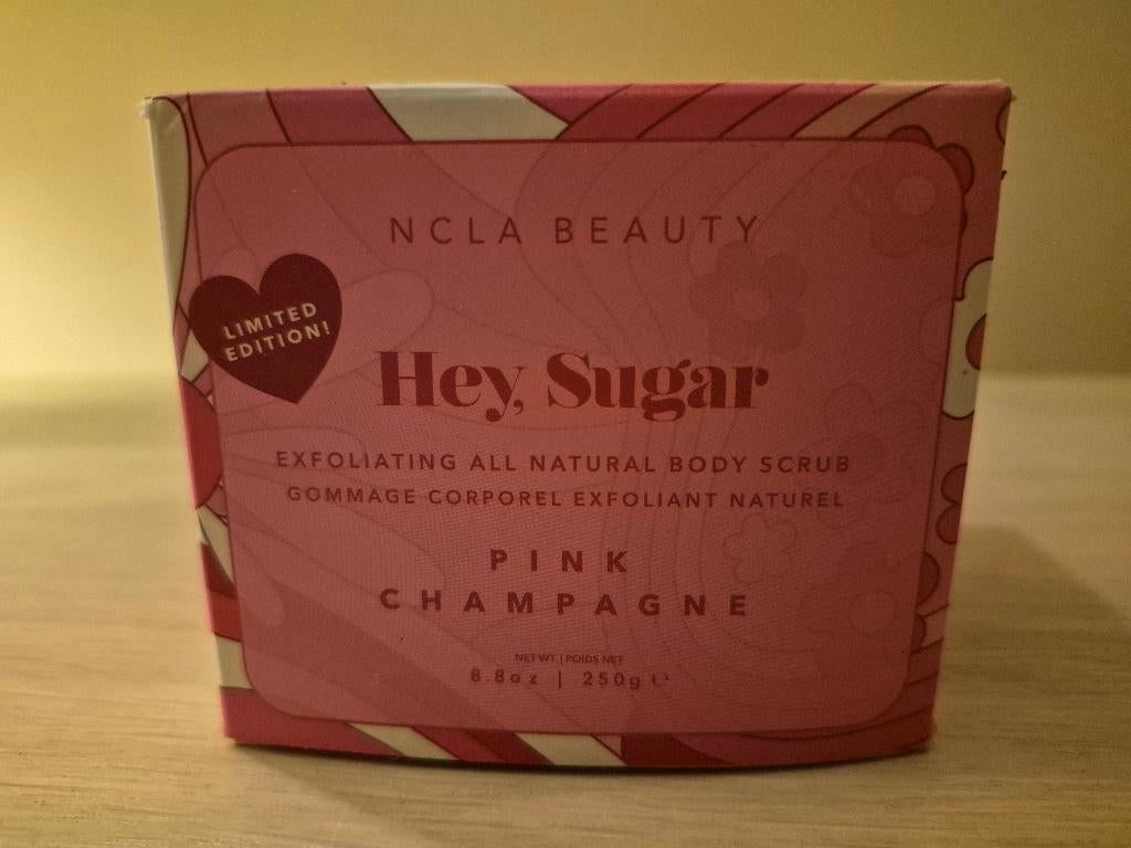 HEY, SUGAR - BODY SCRUB - Lichaamsscrub - roze champagne, Ophalen of Verzenden, Nieuw, Bodylotion, Crème of Olie