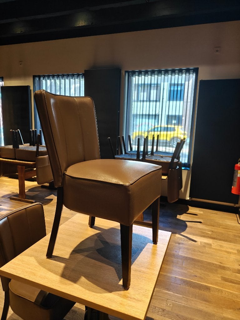 Horeca stoelen en tafels te koop, Enlèvement, Utilisé, Brun, Synthétique
