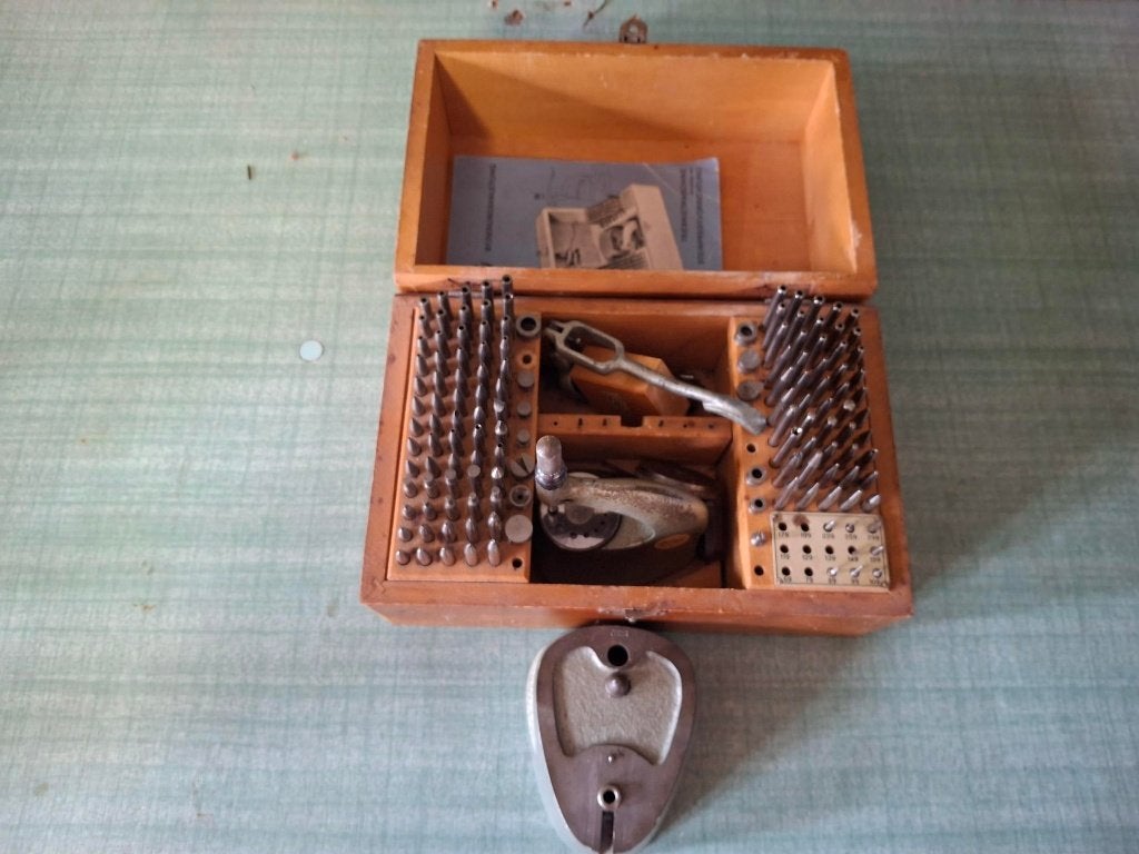 PONSENDOOS BOLEY ( Triebnietmachine), Ophalen, Gebruikt, Gereedschapsset