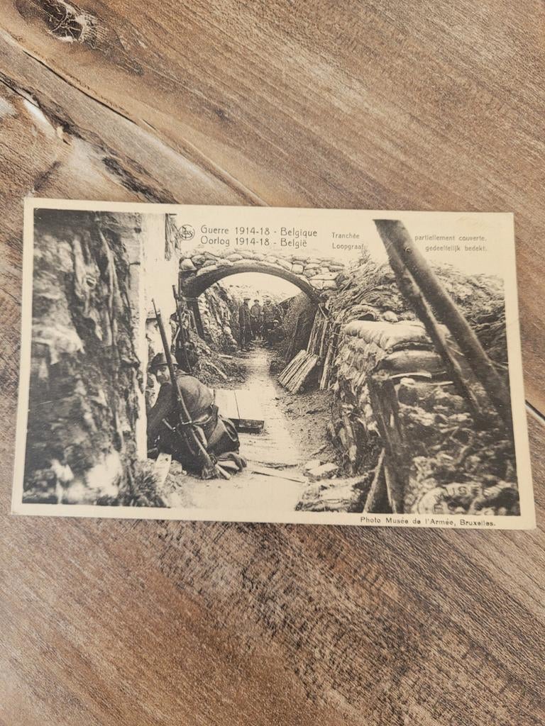 Guerre 1914-18 - Belgique - Tranchée partiellement couverte, Enlèvement ou Envoi