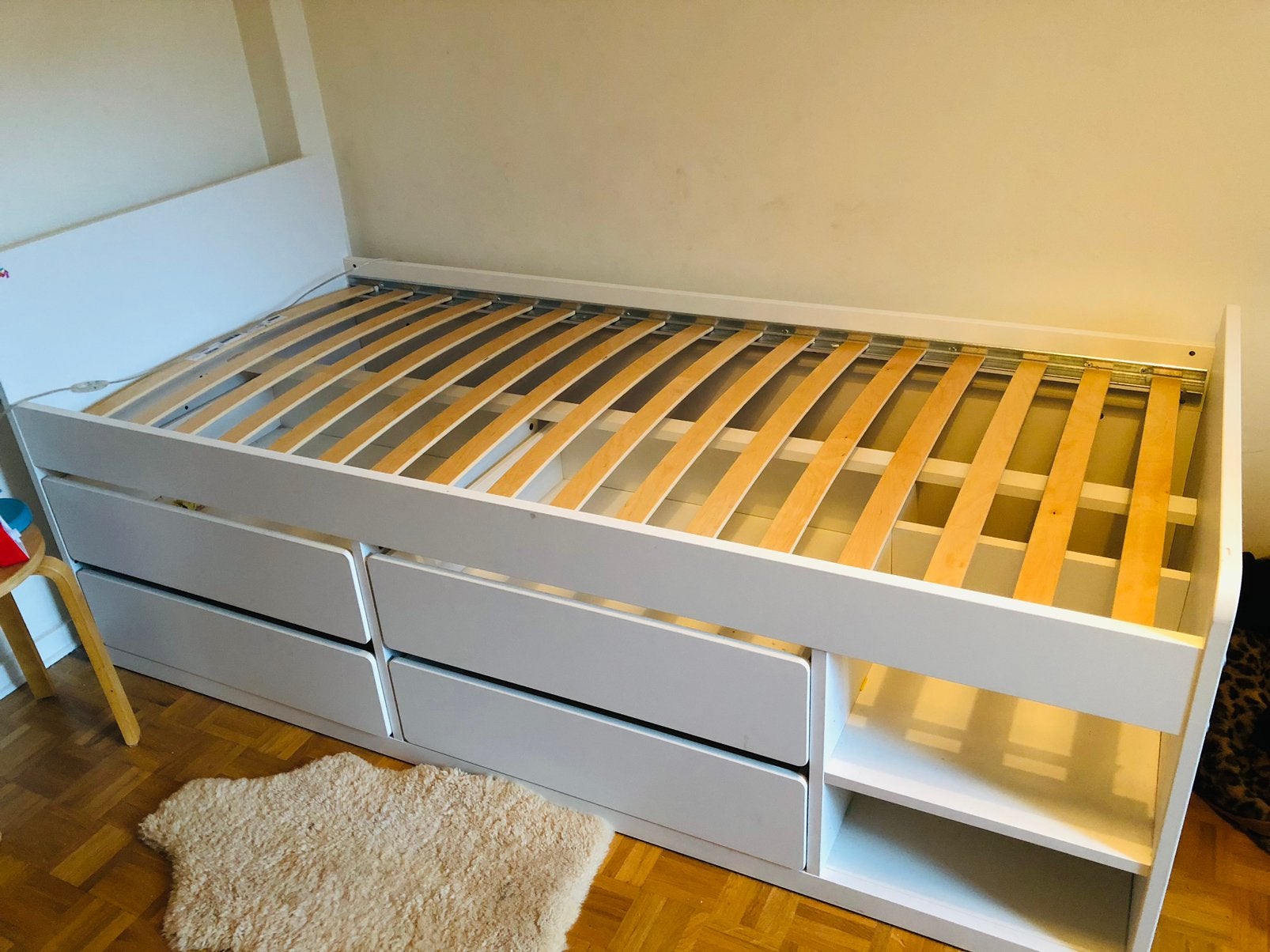 Bed, 4 lades, wit, Ikea, 90 x 200cm, Enfants & Bébés, Enlèvement, Comme neuf, Sommier à lattes