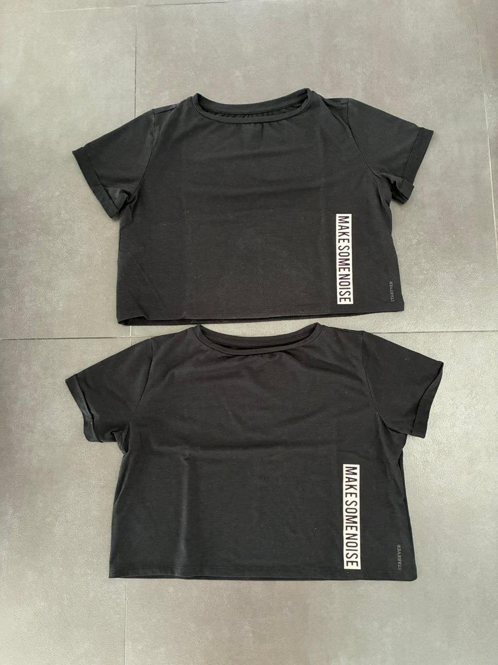 2 x zwarte T-shirt Domyos - maat 12-13 jaar (tweeling), Kinderen en Baby's, Meisje, Ophalen of Verzenden, Zo goed als nieuw, Shirt of Longsleeve