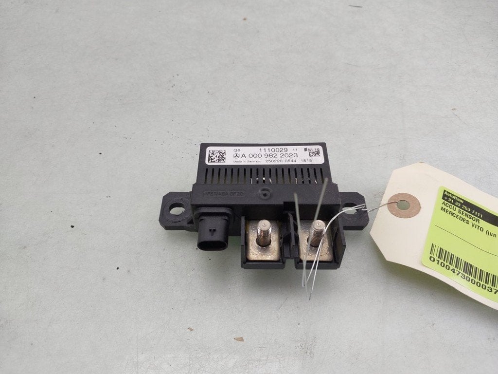 ACCU SENSOR Mercedes-Benz Vito (447.6) (|A0009822023|), Gebruikt, Mercedes-Benz, Dialog.mb@mercedes-benz.com, Mercedes-Benz AG