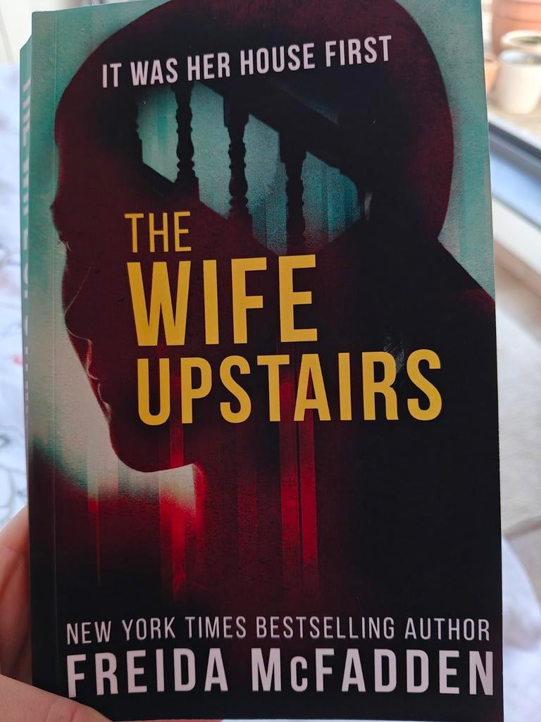 The wife upstairs - Frieda McFadden, Ophalen, Nieuw, Frieda McFadden