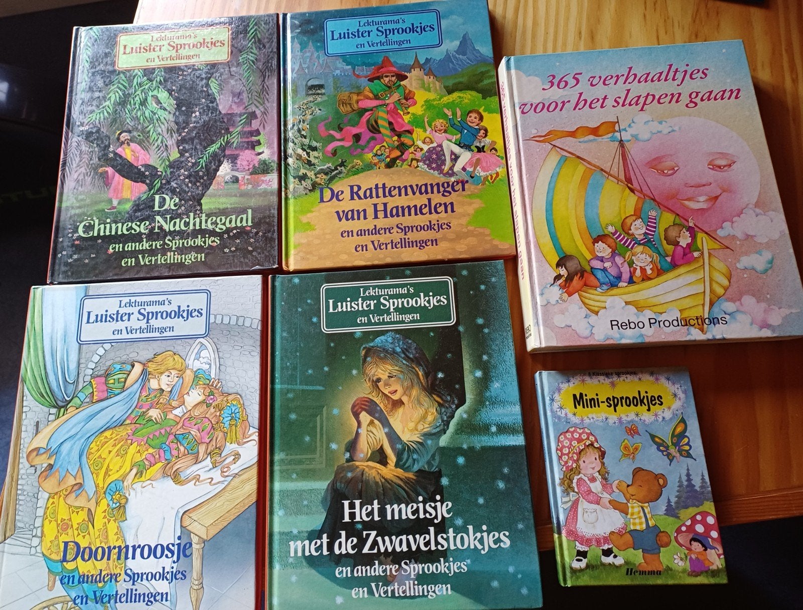 Sprookjes en vertellingen samen voor 10 euro, Ophalen