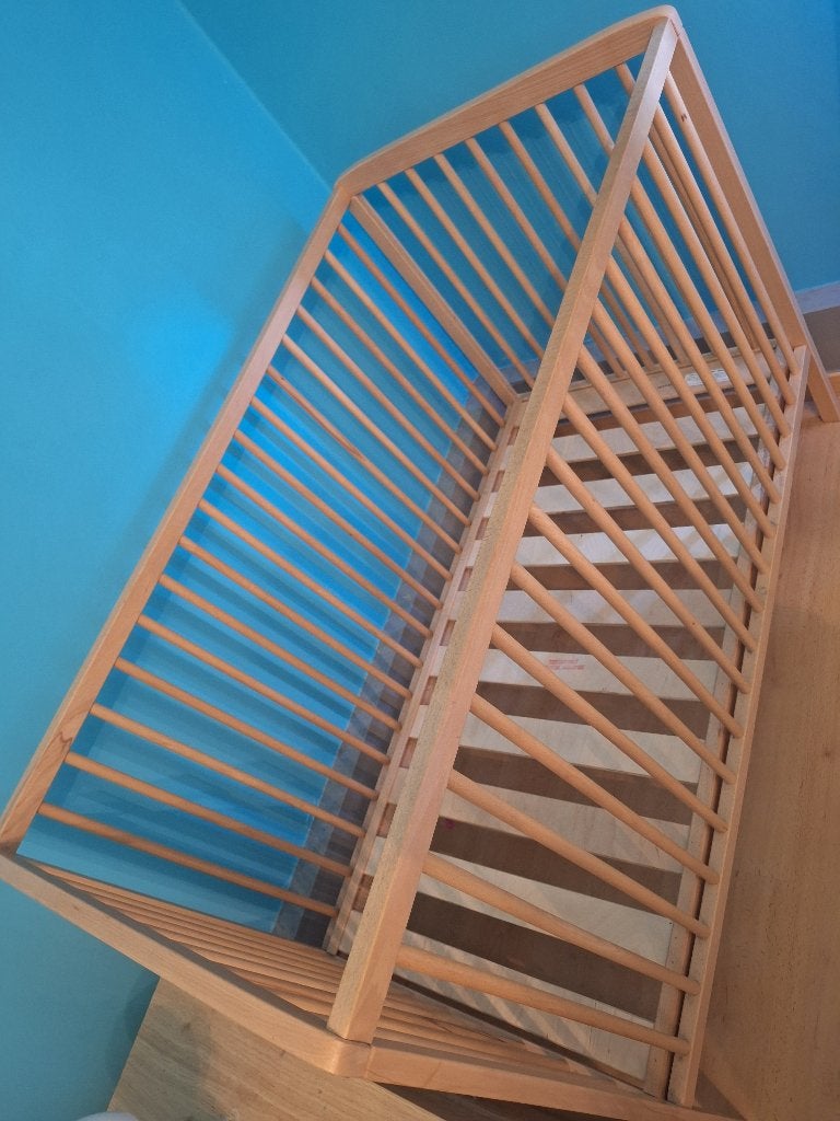 Bed 120x60 cm + matras/aerosleep/lakens, Ophalen, Zo goed als nieuw, Minder dan 140 cm, Matras