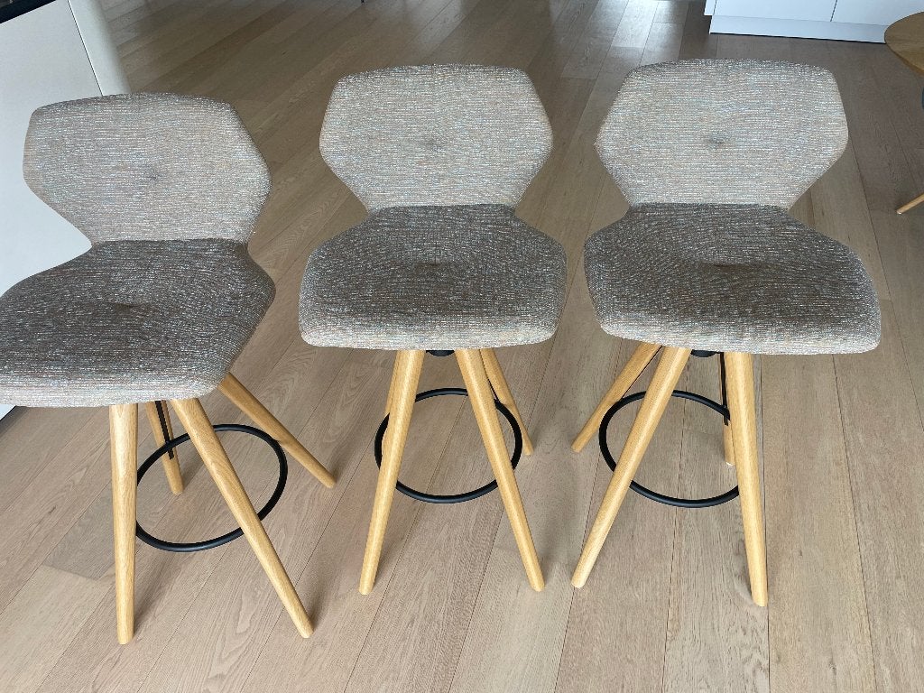 3 belles chaises de bar Mood de couleur mangue, 3 tabourets, Comme neuf, Enlèvement, Pivotant