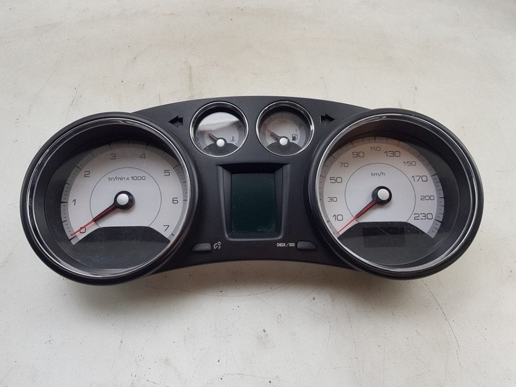 INSTRUMENTS DE BORD Peugeot 308 (4A / C) (01-2007/12-2015), Kontakt-peugeot@peugeot.com, Utilisé, Peugeot Deutschland GmbH, Bahnhofsplatz
65423  Rüsselsheim, DE