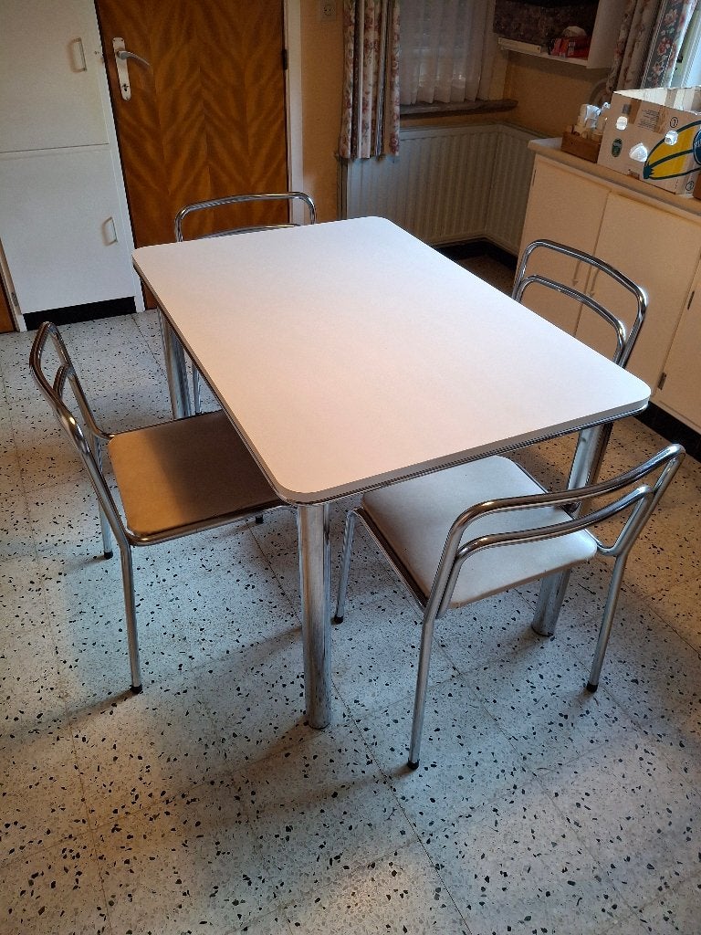 Keukentafel en 4 stoelen, Ophalen, Gebruikt
