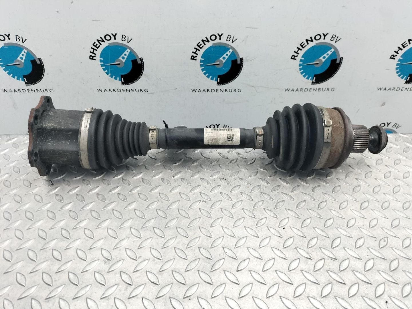 AUDI A4 8W2 A4 Sport Pro Line AANDRIJFAS R 8W0407271E 2018, Ophalen of Verzenden, Gebruikt, ARN erkend