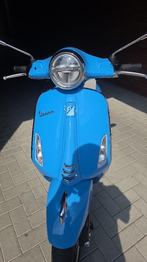 3x vespa primavere klasse b , 1x 125cc, Ophalen, Wim's Bike Center, Info@wimsbikecenter.be