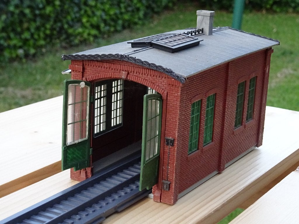 Hangar à locomotives - Vollmer - HO, Hobby & Loisirs créatifs, Trains miniatures | HO, Utilisé, Pont, Tunnel ou Bâtiment, Autres marques