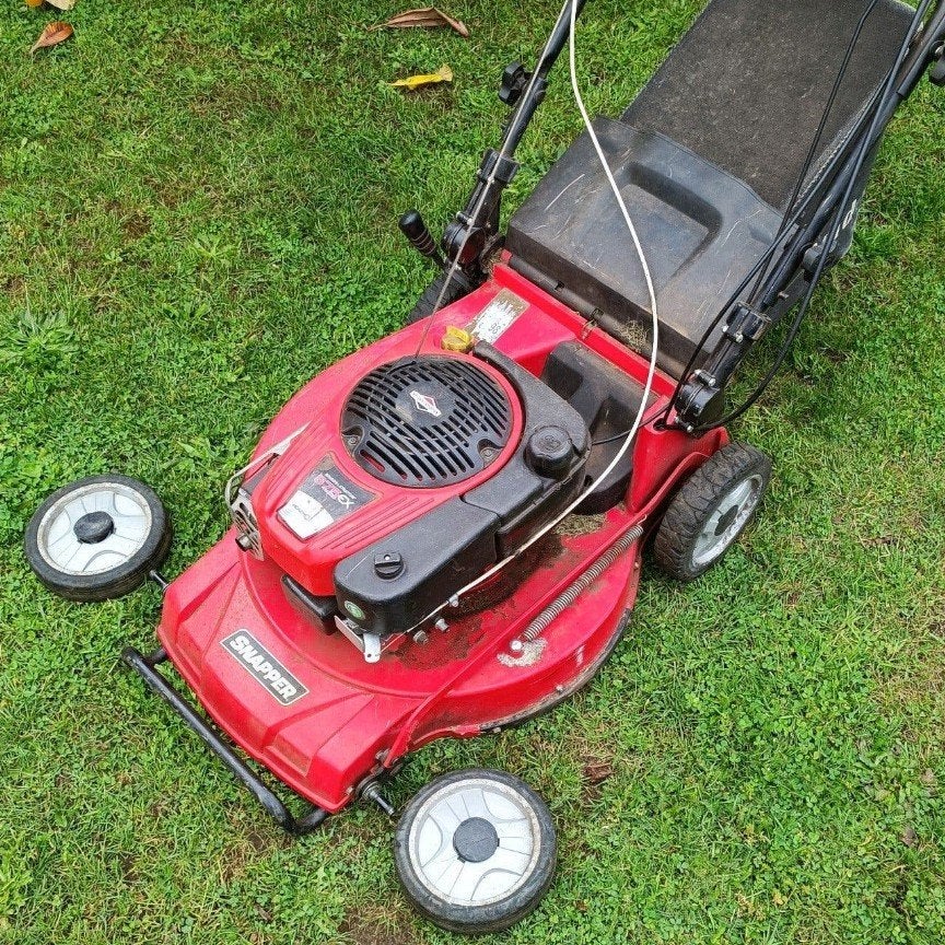 Gezocht: Gratis benzine Tuinmachines, Enlèvement