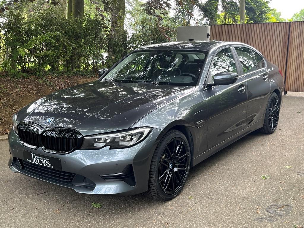 BMW 330 Led-Cockpit Pro-Navigatie-Leer-Carplay-Cam-19", Automaat, Achterwielaandrijving, 4 cilinders, Leder