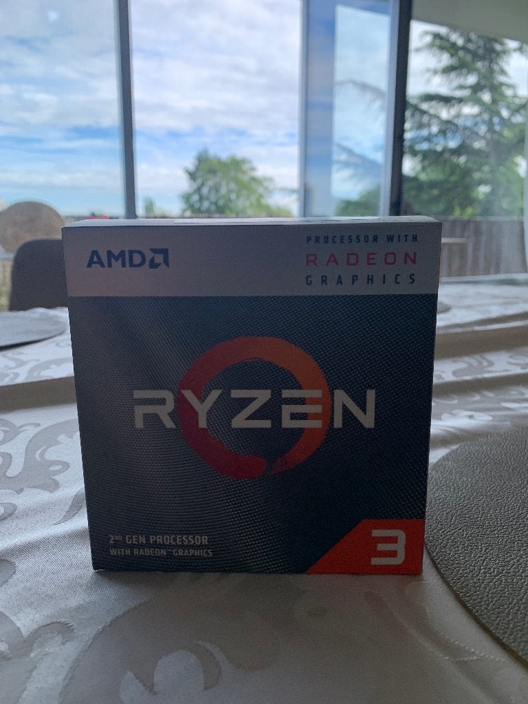 Ryzen 3 3200G 1 keer gebruikt!! //Goed nieuws, Computers en Software, 4-core, Nieuw, Ophalen of Verzenden, Socket AM4