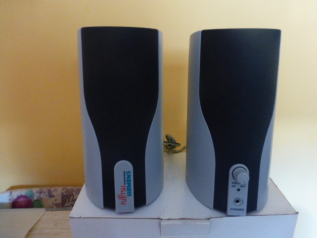 NIEUWE Fudjisu Siemens 120W PC-luidspreker, Computers en Software, Pc speakers, Ophalen of Verzenden, Nieuw, Siemens