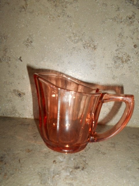 Ancien pot à lait en cristal rose, Enlèvement ou Envoi