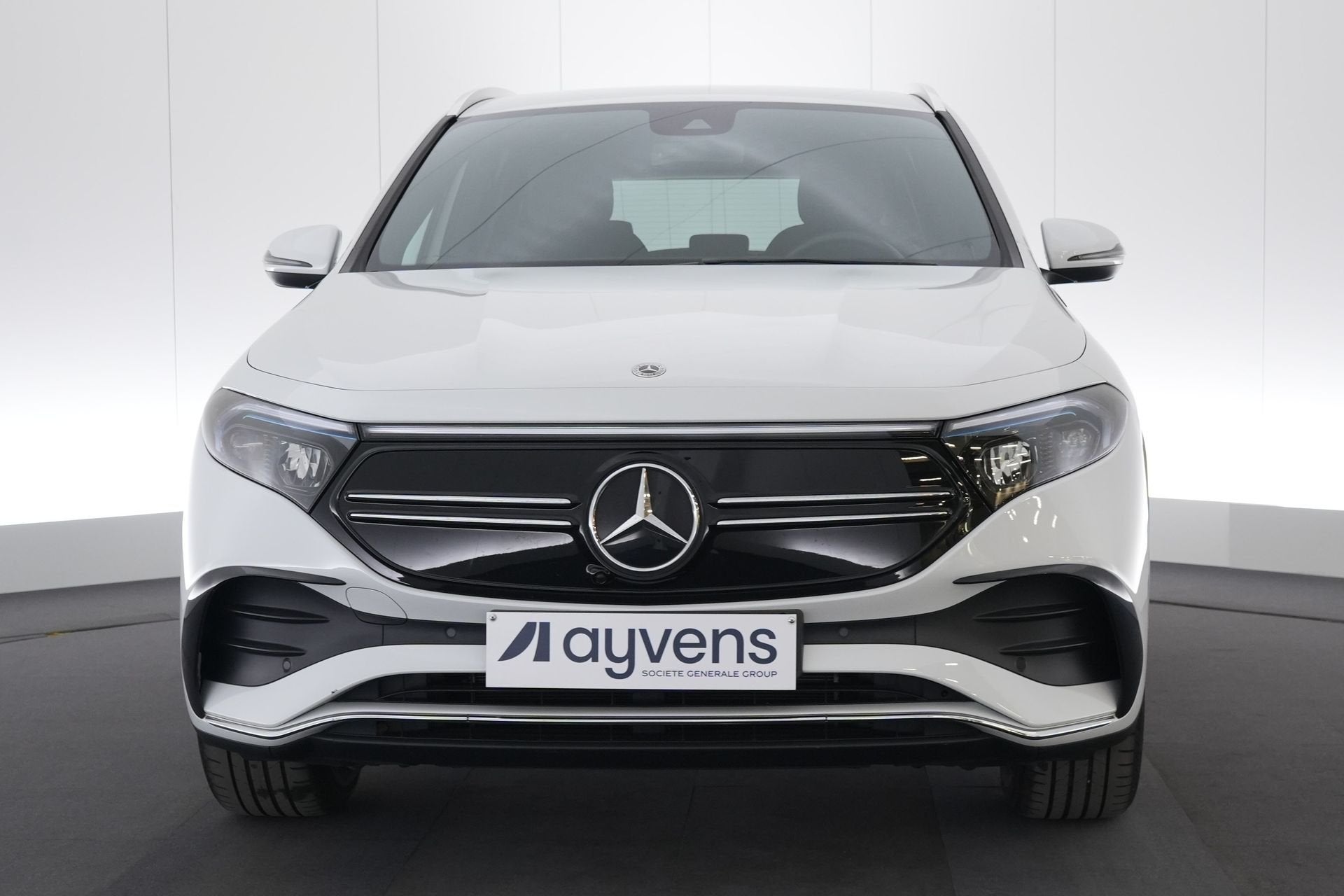 (2CTW183) MERCEDES-BENZ EQA, https://public.car-pass.be/vhr/f5969dcc-1e3b-4b4f-ae26-ec13041c8d23, Gebruikt, Alcantara, Wit