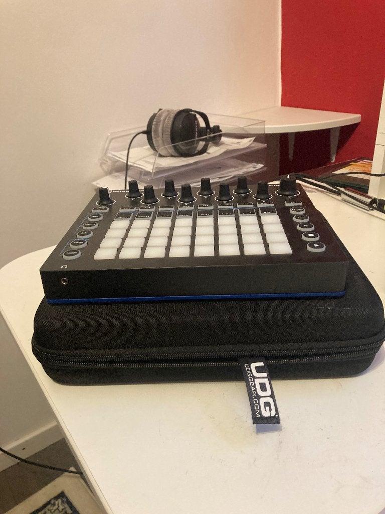 Novation Circuit, Novation, Enlèvement ou Envoi, Autres nombres, Avec valise ou flightcase