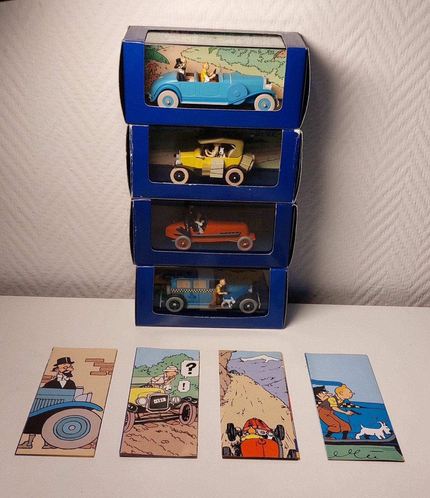 4 voitures Tintin Atlas n 002, 003, 004 et 005, Collections, Enlèvement ou Envoi, Tintin, Comme neuf, Statue ou Figurine