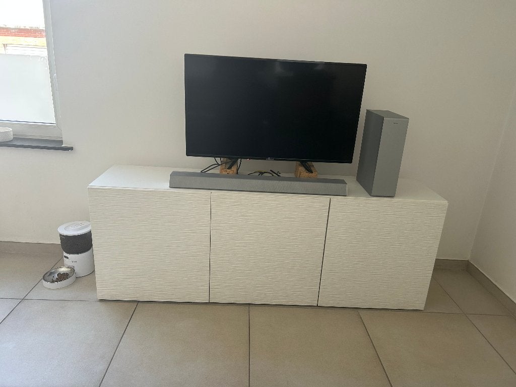 Ensemble IKEA BESTÅ blanc – meuble TV + 2 vitrines murales, 25 à 50 cm, Moins de 100 cm, 150 à 200 cm, Comme neuf