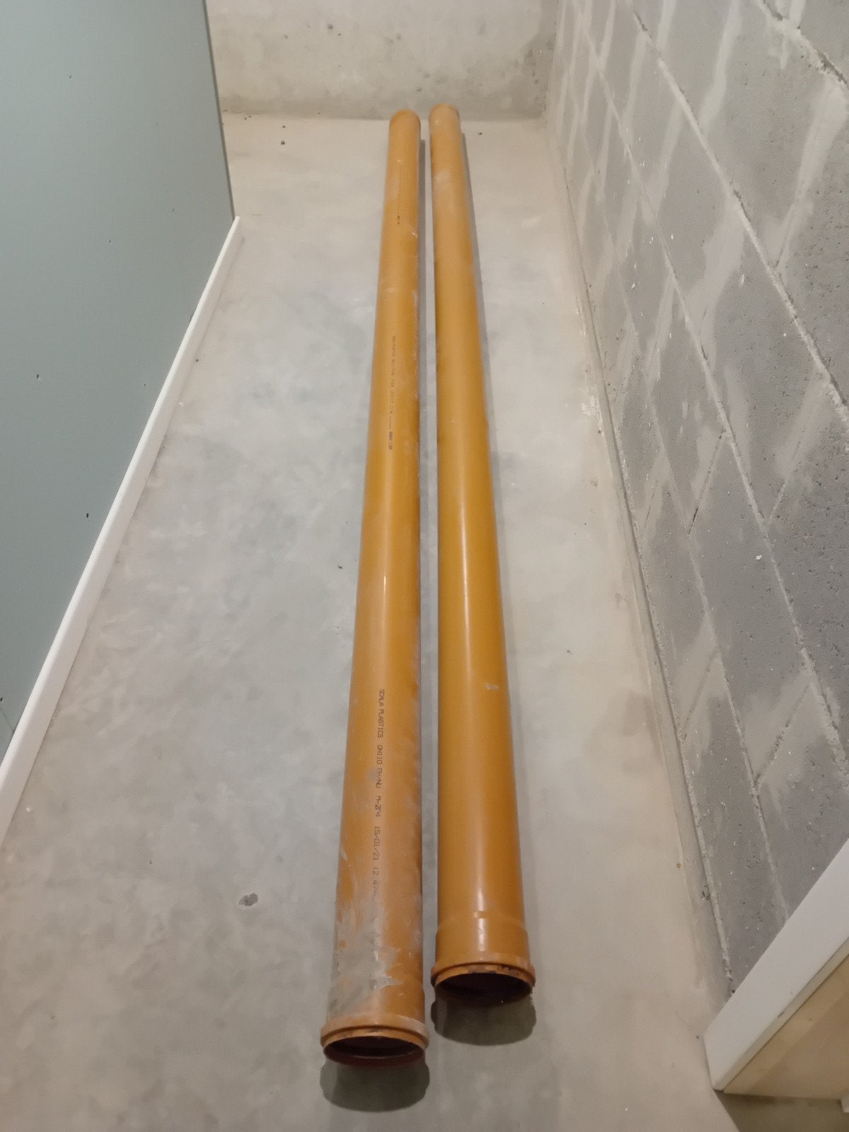 2 PVC-buizen, Doe-het-zelf en Bouw, Ophalen, PVC, 2 tot 4 meter