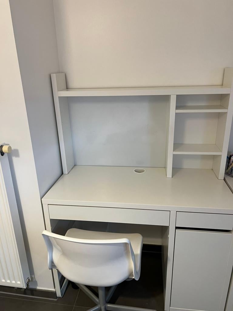 Bureau met bureaustoel, Ophalen, Zo goed als nieuw