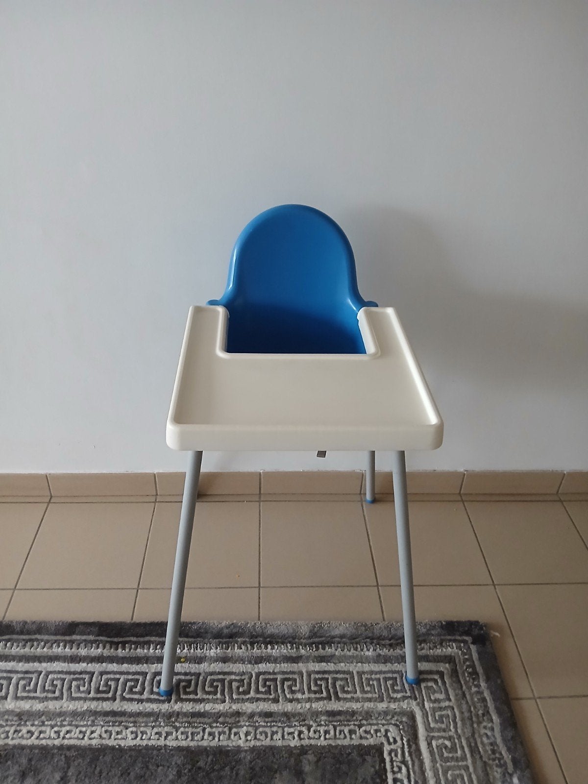 IKEA Antilop hoge kinderstoel met blad, Kinderen en Baby's, Kinderstoelen, Ophalen, Zo goed als nieuw, Meegroeistoel, Afneembaar eetblad