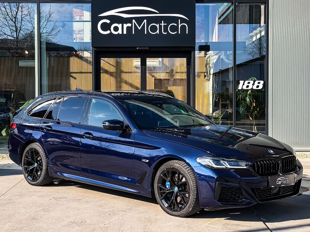 BMW 530e xDrive Touring - M SPORT PRO | PANO | CAMERA, Auto's, Automaat, Blauw, 216 kW, Leder