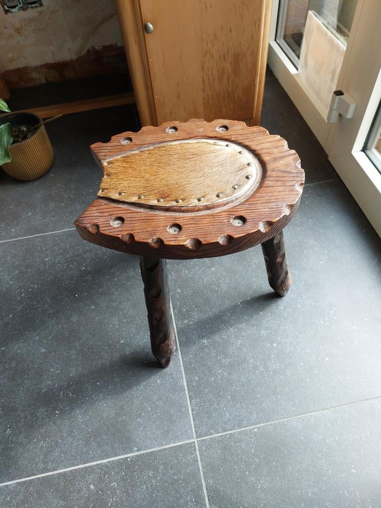Ancien tabouret forme "fer à cheval", Huis en Inrichting, Krukjes, Gebruikt, Hout