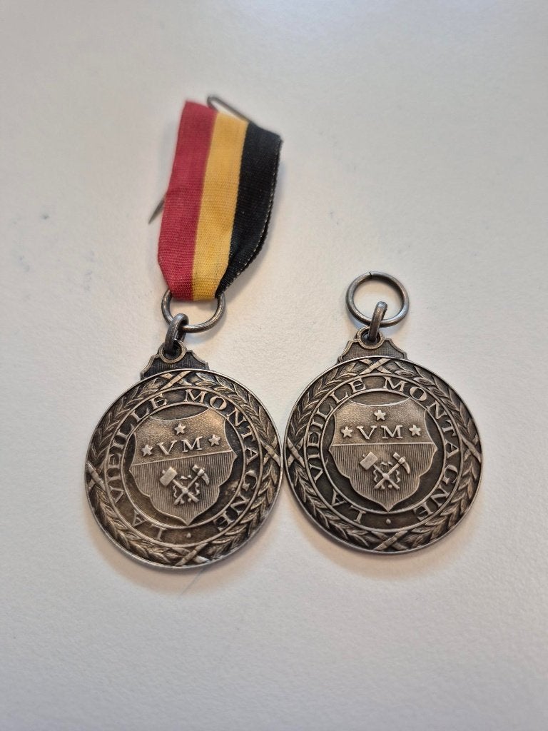 2 medailles La Vieille Montagne 100 jarig bestaan 1837-1937, Ophalen, Brons