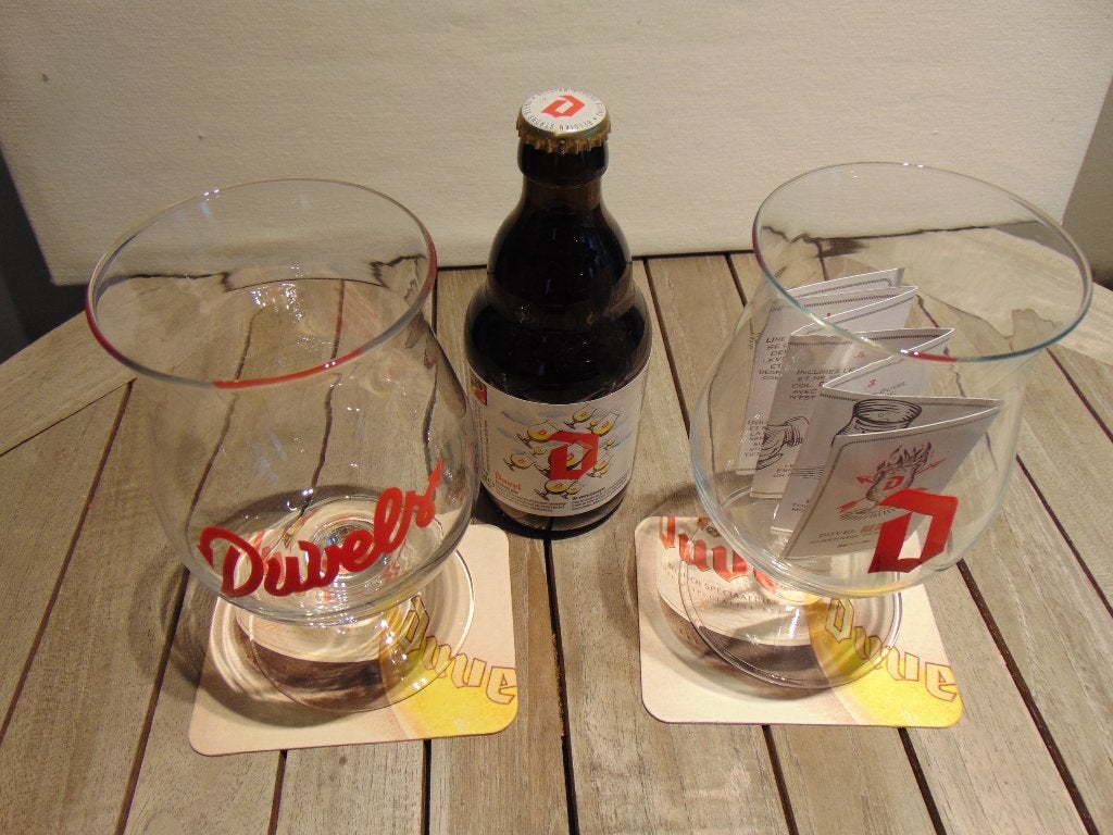 2 Duvel glazen + 1 Duvel met viltjes, Verzamelen, Ophalen of Verzenden, Zo goed als nieuw, Glas of Glazen, Duvel
