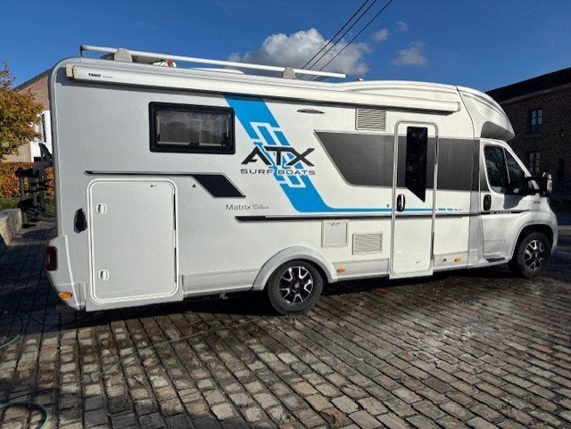 Adria Matrix suprême 670 SC 5 places carte grise, Caravanes & Camping, Jusqu'à 5, Isolation hivernale, Toilette à cassette, Fiat