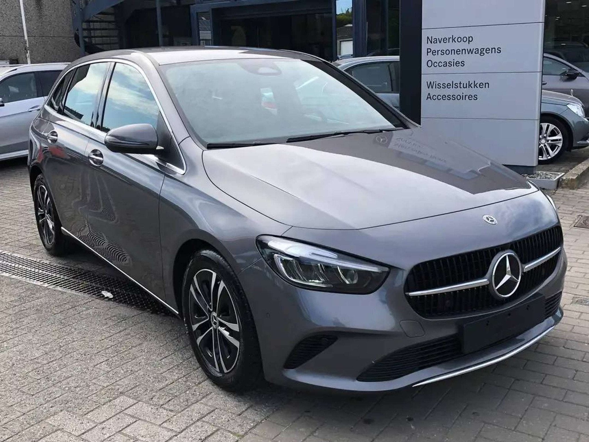 Mercedes-Benz B-Klasse 180 Business Line Automaat Achteruitr, Auto's, 1490 kg, Gebruikt, Zwart, 4 cilinders