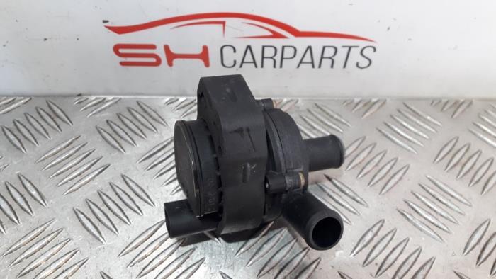 Pompe à eau supplémentaire d'un Mercedes SLK, 3 mois de garantie, Utilisé, -, -