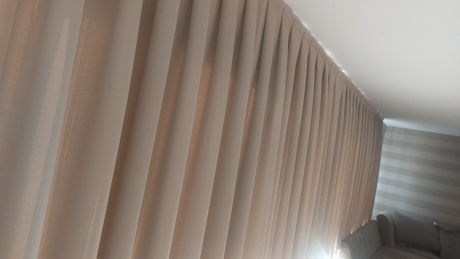 Zonnewerende Overgordijnen en Vitrages in nieuwstaat!, Huis en Inrichting, Overgordijn, Beige, Zo goed als nieuw, Isolerend