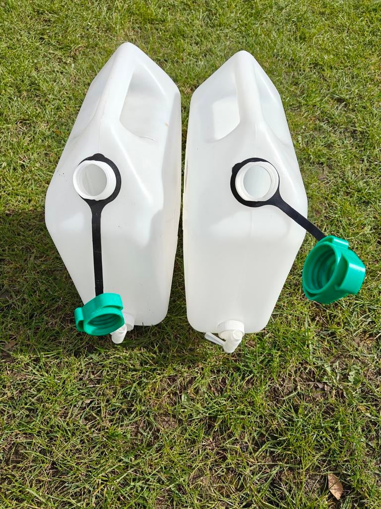 Jerrycans, Ophalen
