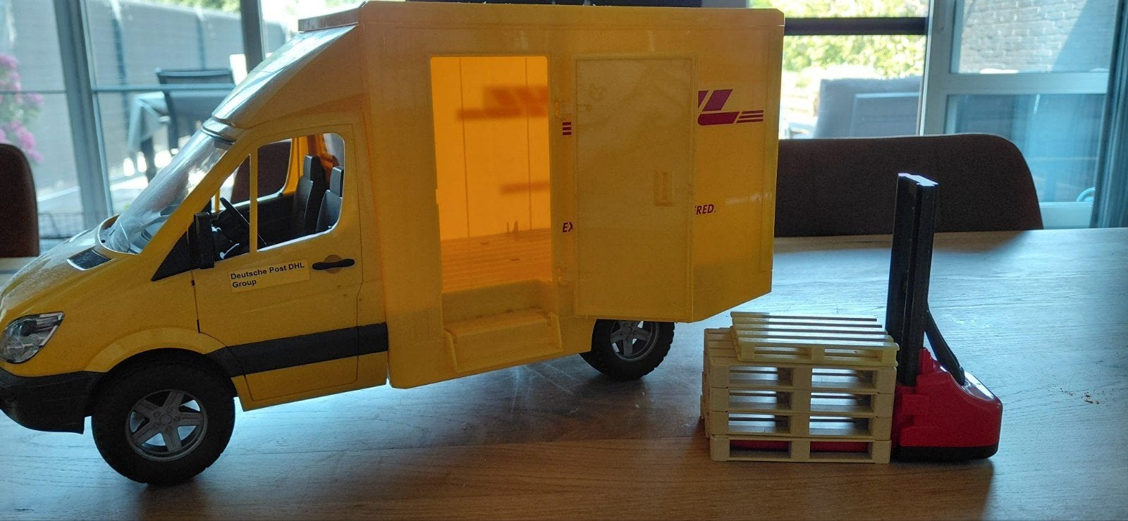 Bruder DHL