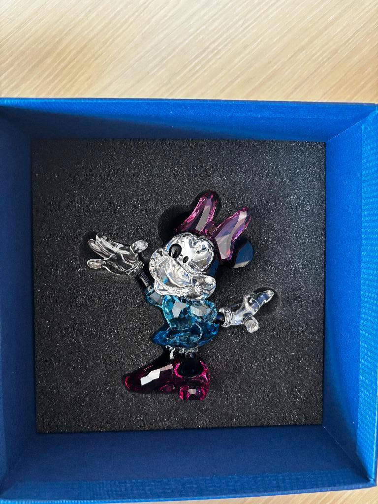 Swarovski Minnie Mouse gekleurd beeldje als nieuw, Verzamelen, Ophalen of Verzenden, Zo goed als nieuw, Figuurtje