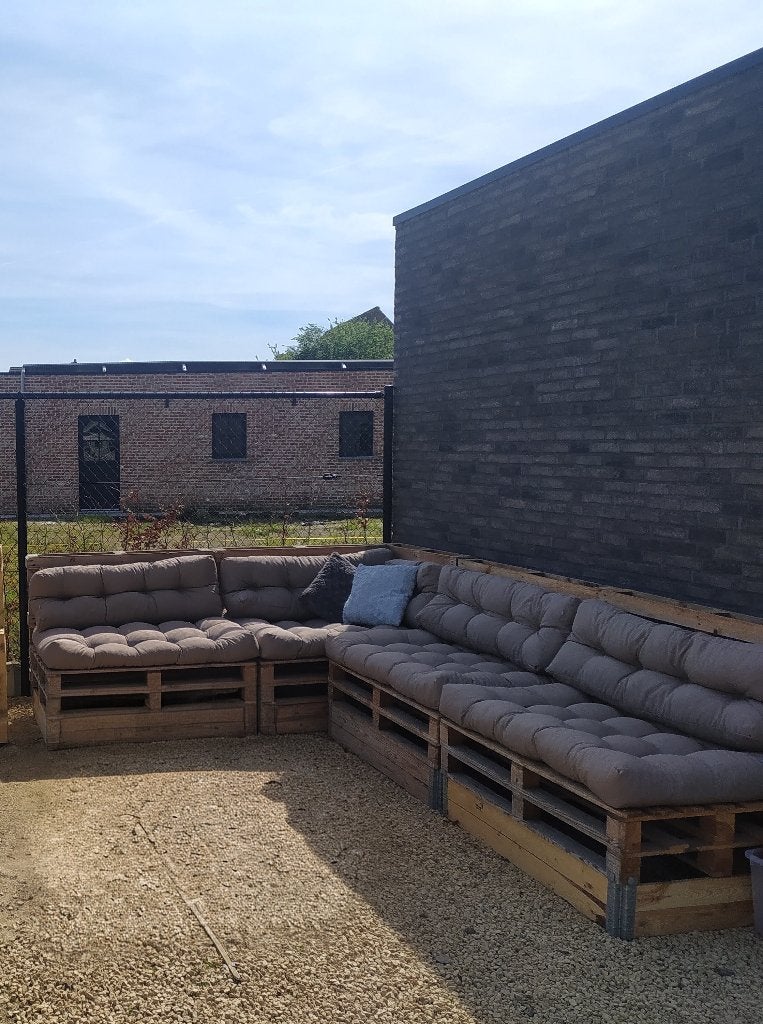Paletten loungeset + kussens DRINGEND WEG, Tuin en Terras, Tuinsets en Loungesets, Ophalen, Gebruikt, Meer dan 8 zitplaatsen, Loungeset