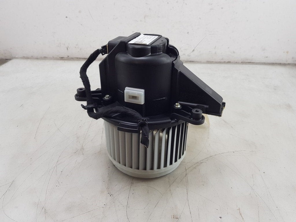VENTILATEUR RADIATEUR MOTEUR Partner (EA / / EF / EN / EU), DENSO EUROPE B.V., Info@denso.nl, Utilisé, Hogeweyselaan 165
1382 JL  Weesp, NL