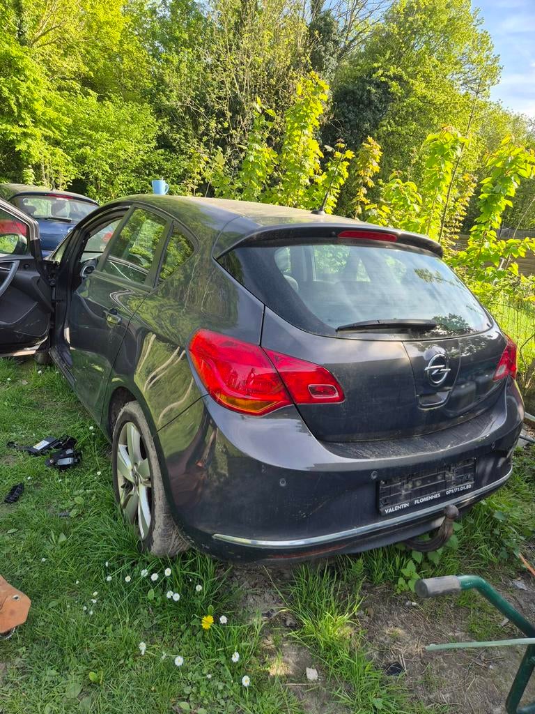 2 Opel astra J pour pièces ou export, Autos, Opel, Achat, Autre, Particulier, Astra