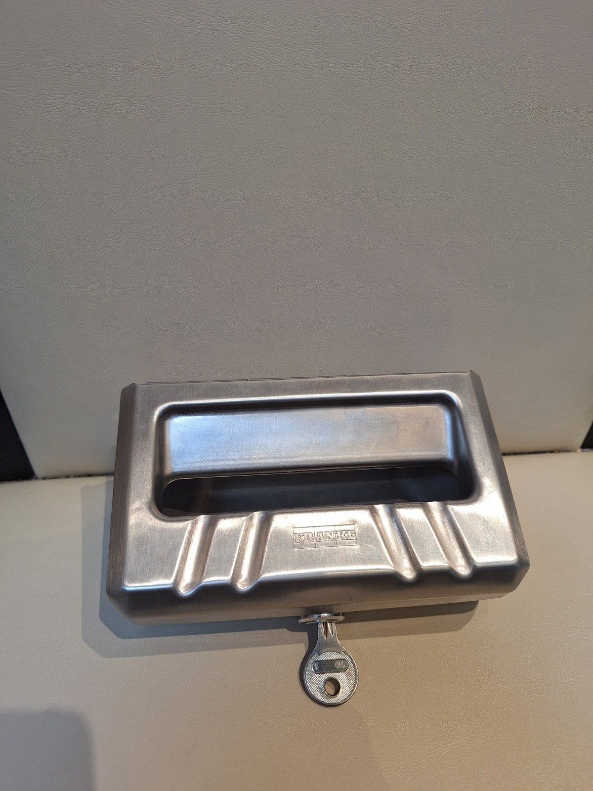 Cendrier mural Franke, Collections, Enlèvement ou Envoi, Cendrier