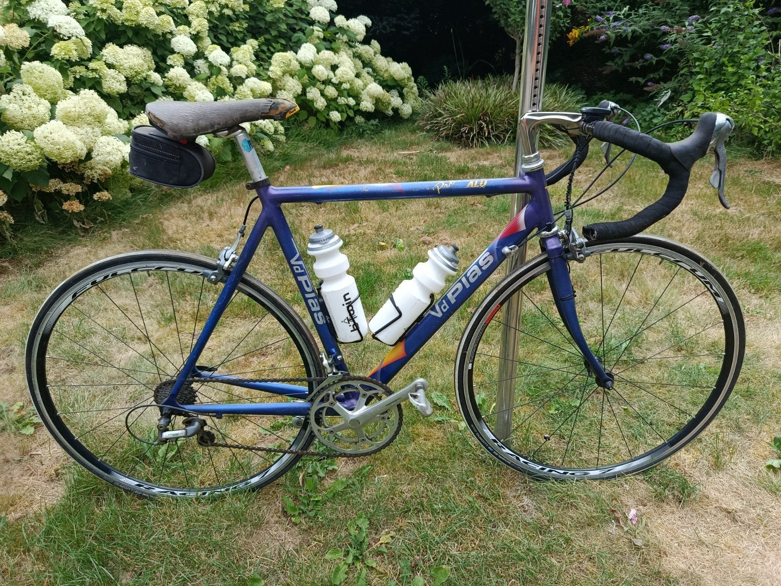 Koersfoets, Fietsen en Brommers, Ophalen