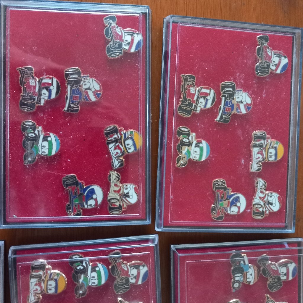Pins Vintage de Formule 1, Collections, Collections Autre, Enlèvement ou Envoi, Comme neuf