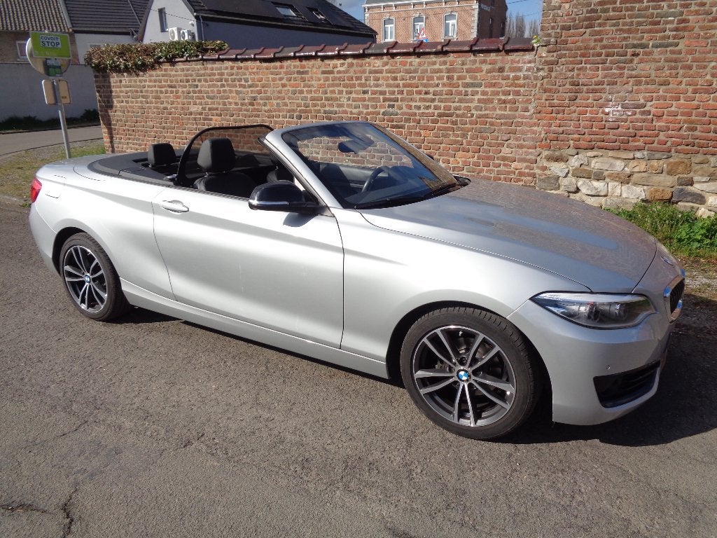 BMW 218i SPORTLINE CABRIOLET INTERIEUR PACK M / BOITE AUTO, Autos, BMW, Argent ou Gris, Euro 6, Cabriolet, Entretenue par le concessionnaire