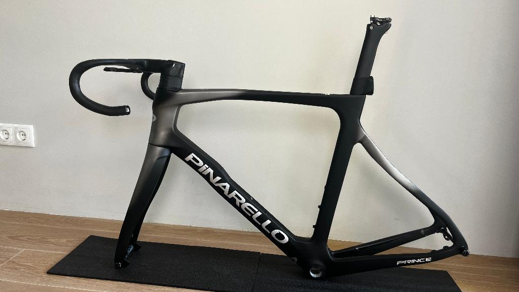Pinarello Prince 2022 Frameset - Custom Kleur - Maat 56, Fietsen en Brommers, Fietsonderdelen, Zo goed als nieuw, Frame, Carbon