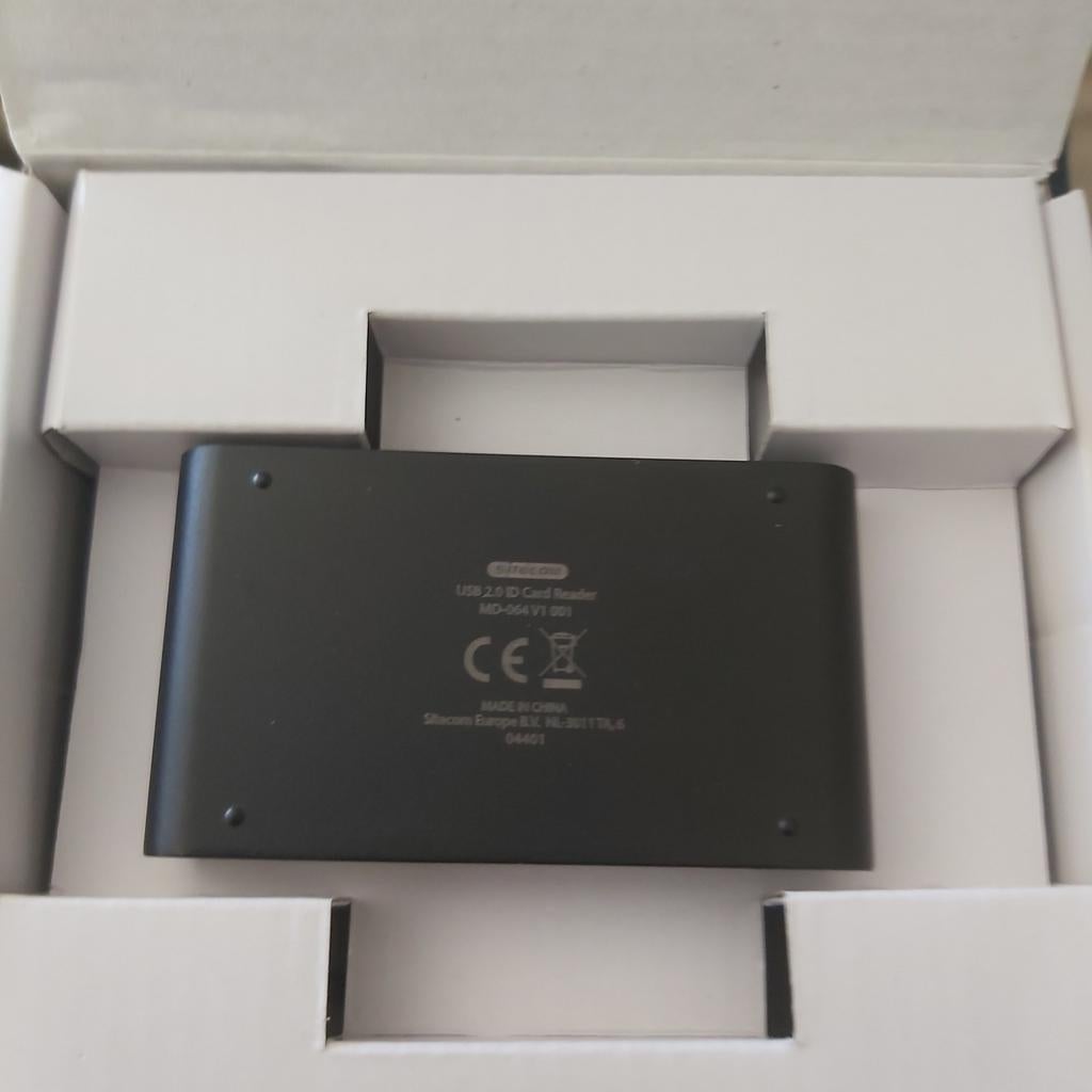 Lecteur de carte  d'identité  tout  neuf  j amai utilisé, Informatique & Logiciels, Enlèvement