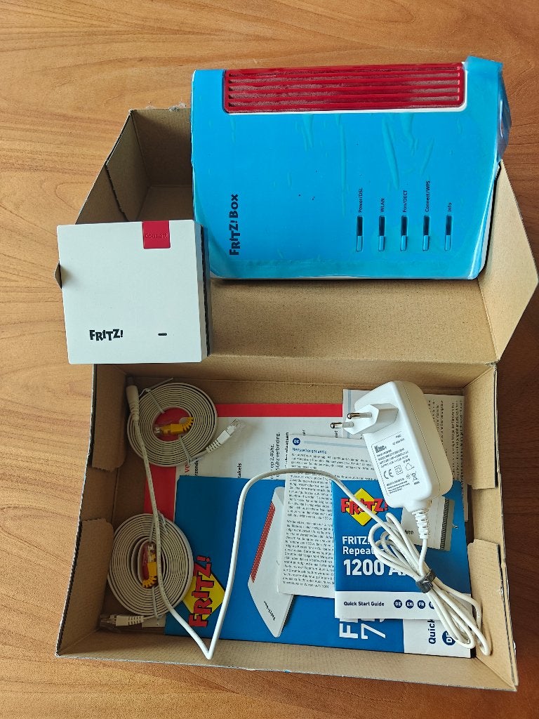 Fritzbox model en router + versterker, Informatique & Logiciels, Routeurs & Modems, Enlèvement, Utilisé, Routeur avec modem, Fritzbox
